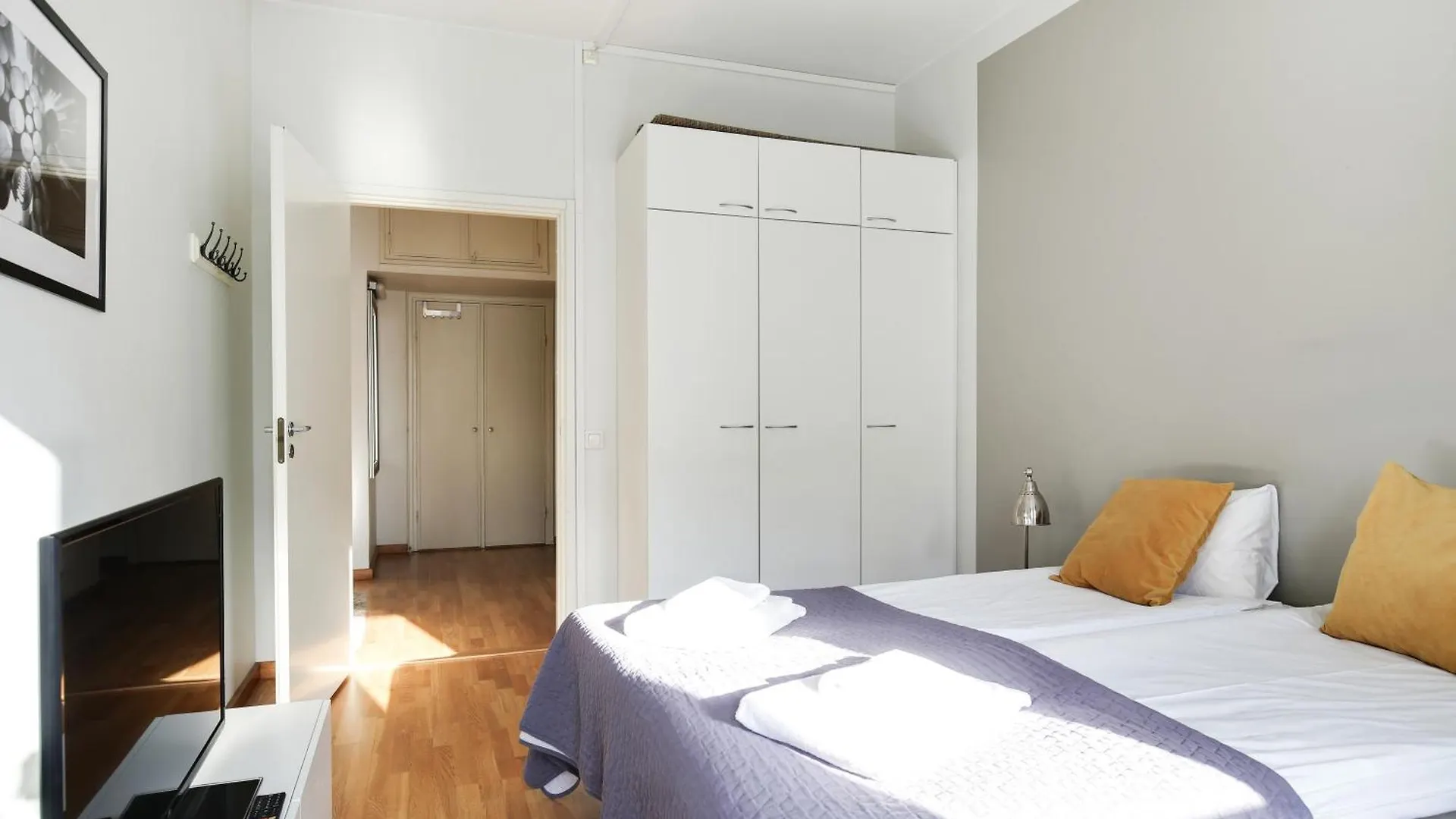 Kotimaailma Apartments Kamppi - 2Br City Center Helsinki Finland